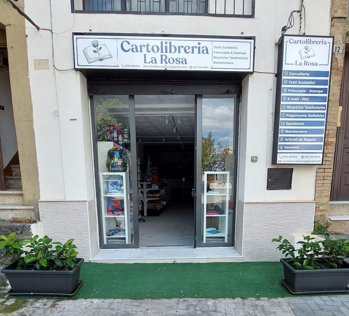 Interni della Cartolibreria La Rosa a Piazza Armerina
